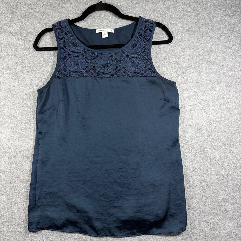 Banana Republic Blouse Womens 8 Navy Lace Yoke Satin Sleeveless Preppy Top